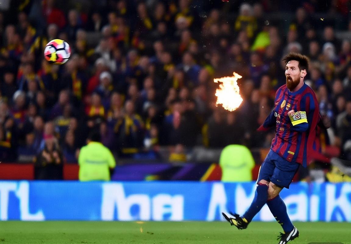 2018西甲经典对决：梅西领衔巴塞罗那2-0击败鄂队(图2)