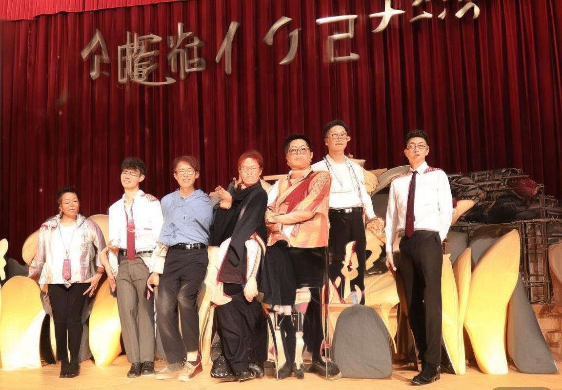 费兰托雷斯：从青训新星到国际足坛闪耀之星的足球之路(图2)