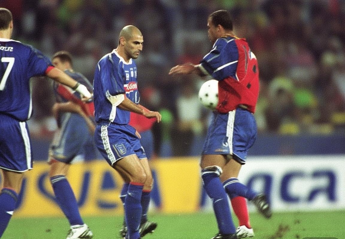 法国vs巴西：足球经典对决回顾与战术解析(图2)